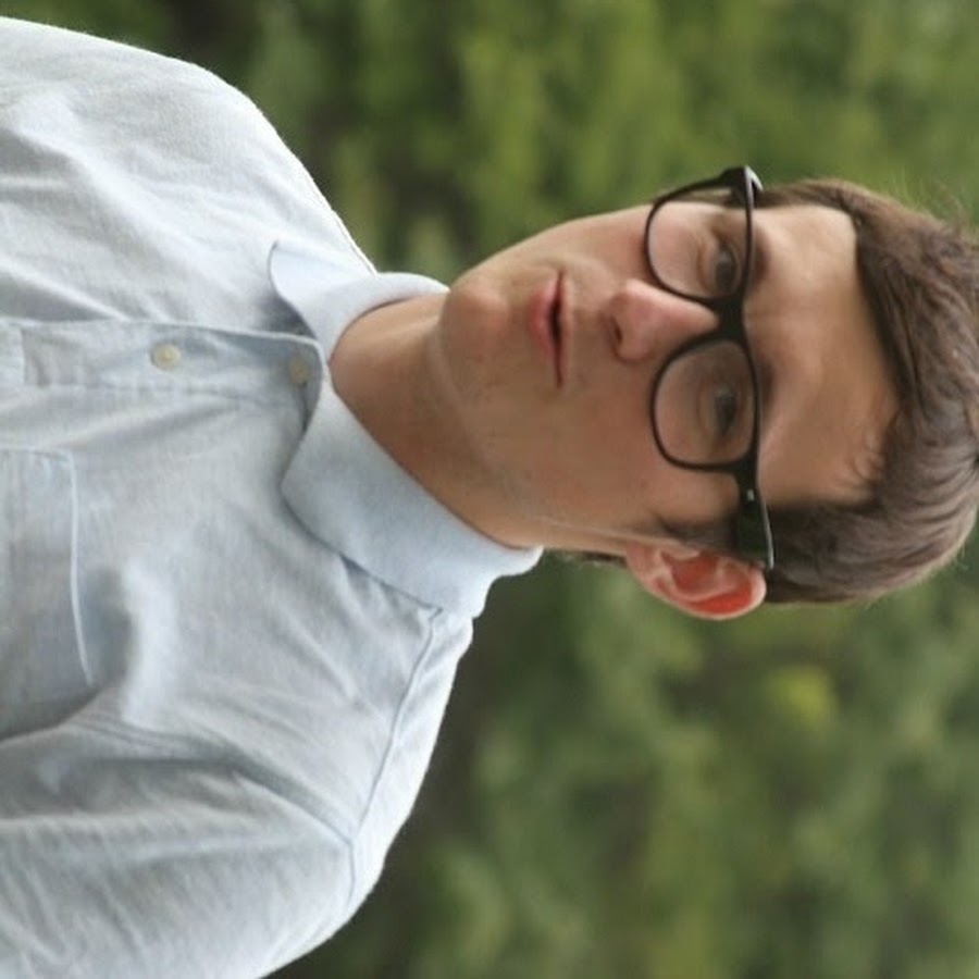 Гена б. Геннадий букин общество без баб. Гена букин в футболке без баб. Счастливы вместе пес барон. Гена букин в футболке без баб.