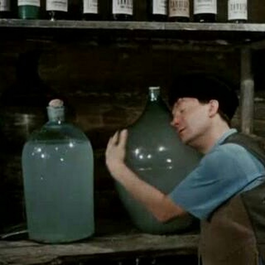 бутыль самогона. снайпер самогон биография. снайпер самогон биография. бутылки для самогонщиков. самогонный аппарат самогонщики.