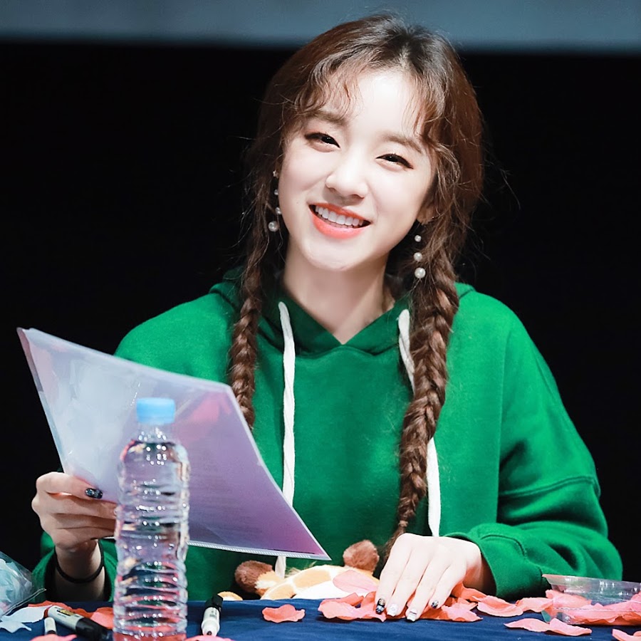 сун юци. юци айдл. Yuqi g idle.