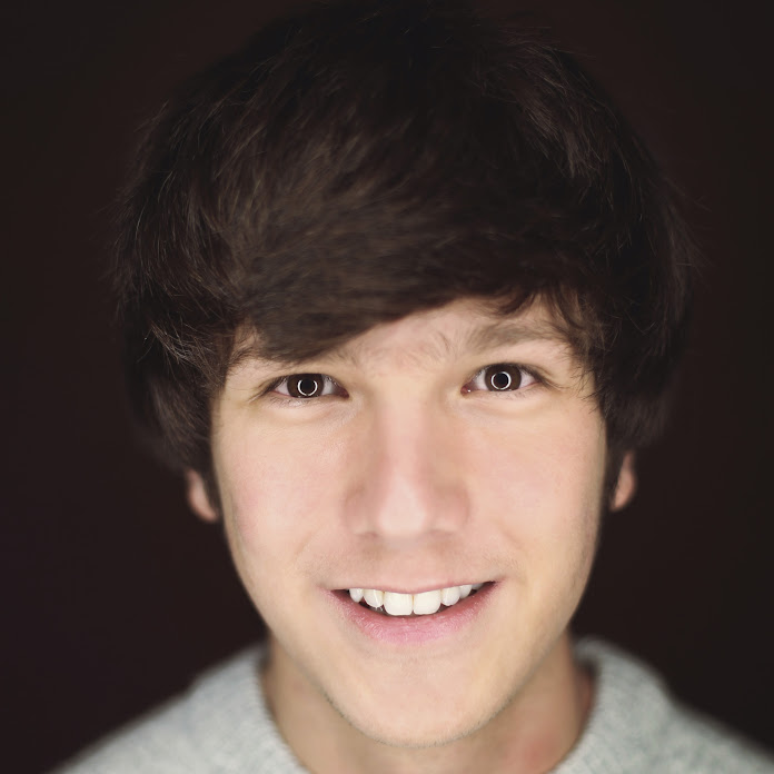 Fasoleyya Net Worth & Earnings (2026)