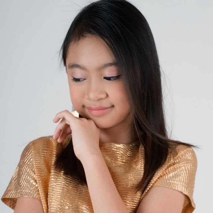 Zara Leola Net Worth & Earnings (2026)