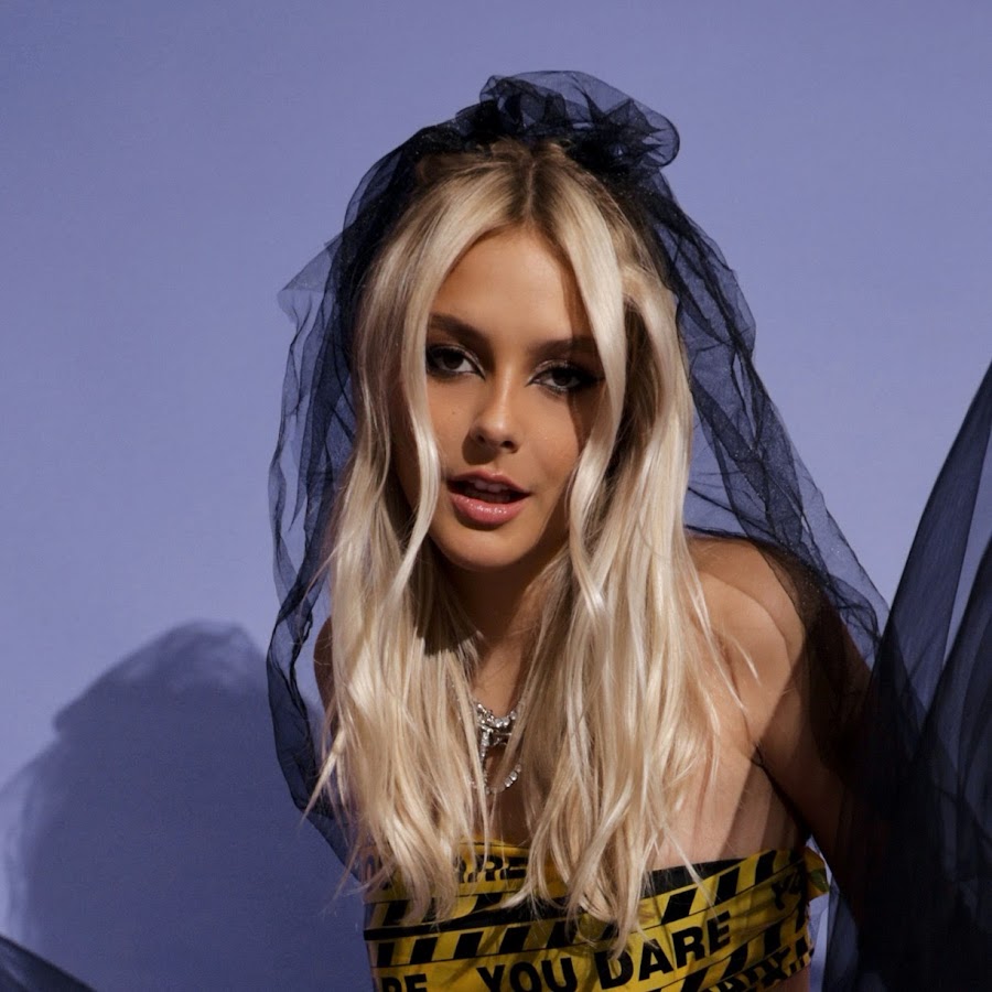 Laura Schadeck - YouTube