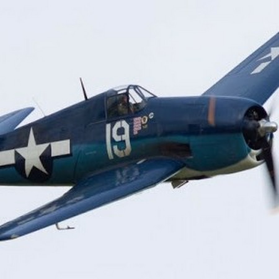 F 6. F4u и f6 Hellcat. F4u и f6 Hellcat в ангаре. Истребитель супер Хэллкэт. Хэллкэт самолет военный снимок.