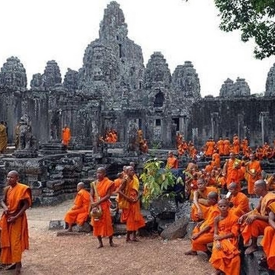 храм бантеан срей снаружи. какой язык в камбодже. камбоджа язык культура. на каком языке разговаривают в таиланде. камбоджа население 2022.