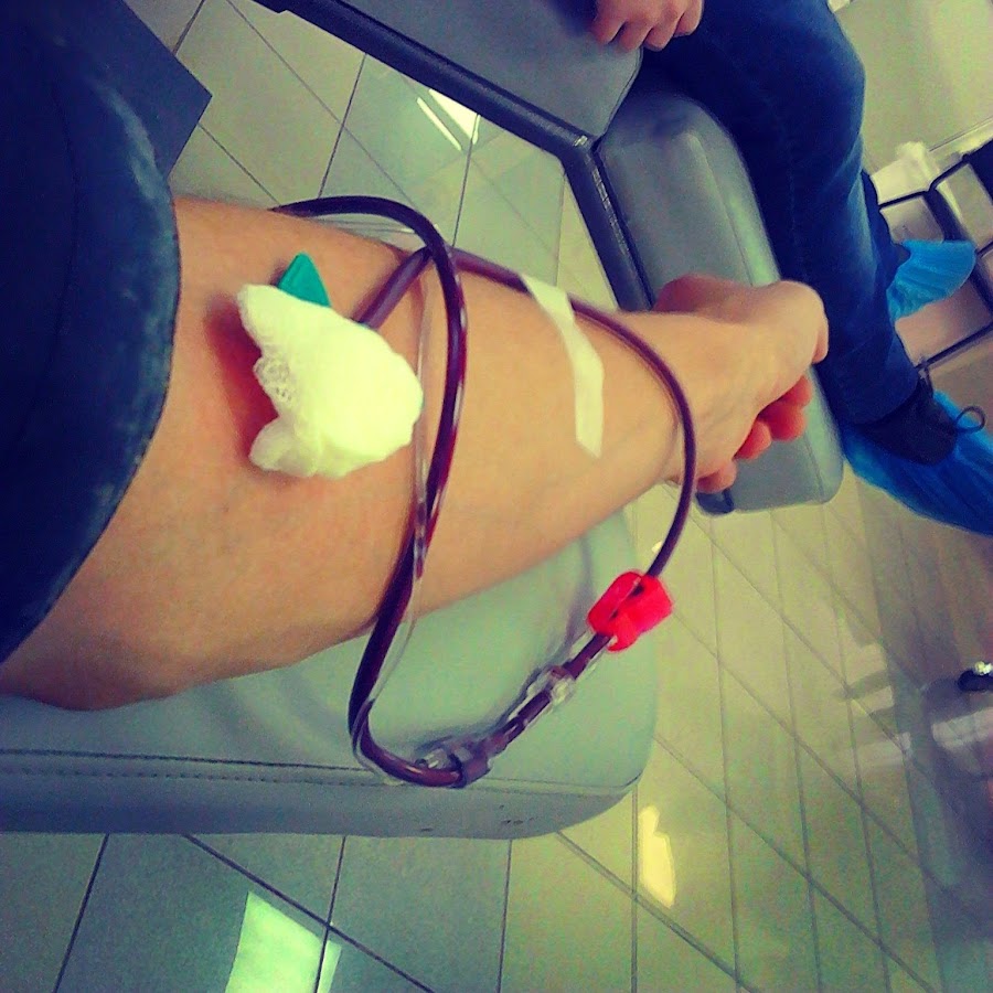 Оренбургская областная станция переливания. Капельница для переливания крови. Переливание крови в больнице. Капепелница кровь.