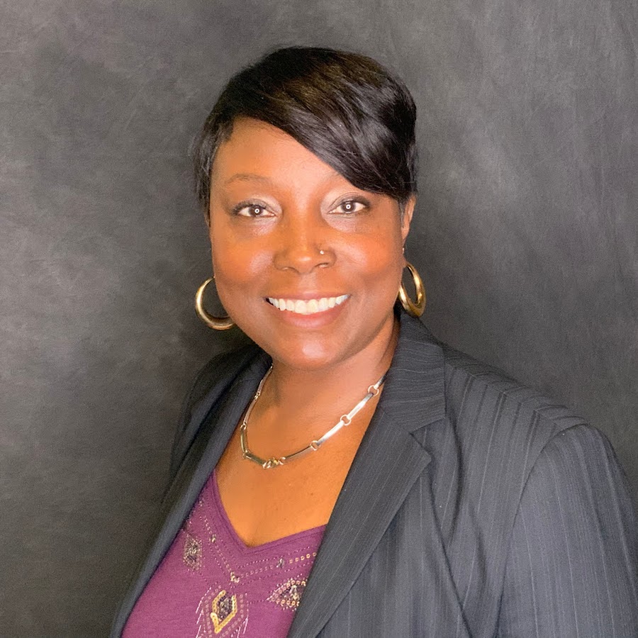 Лиза робертс сестра. Lisa brown. Лиза хайнс. Лиза браун. Лиза браун.