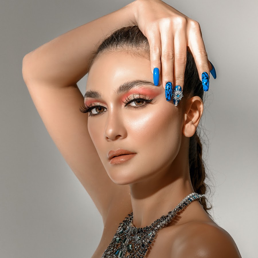 Luna Maya - YouTube