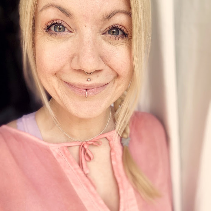 Mojo Di Net Worth & Earnings (2026)