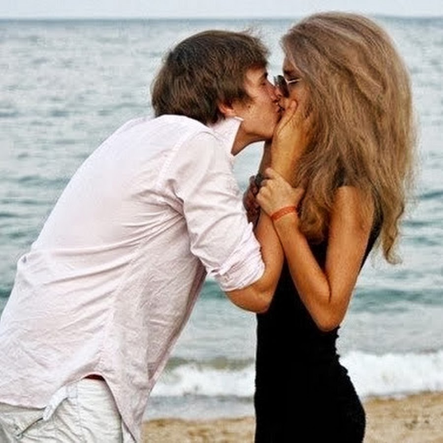 Фото светлых девушек с парнем. Парень с девушкой летом. Девушка с русыми волосами с парнем. Пары со светлыми волосами. Девушка блондинка с парнем.