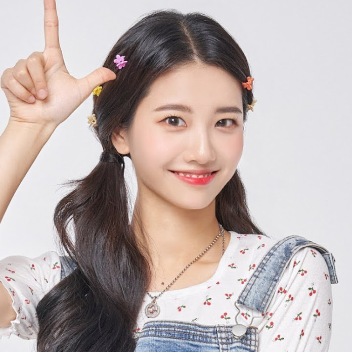 ASMR Suna 꿀꿀선아 Net Worth & Earnings (2025)