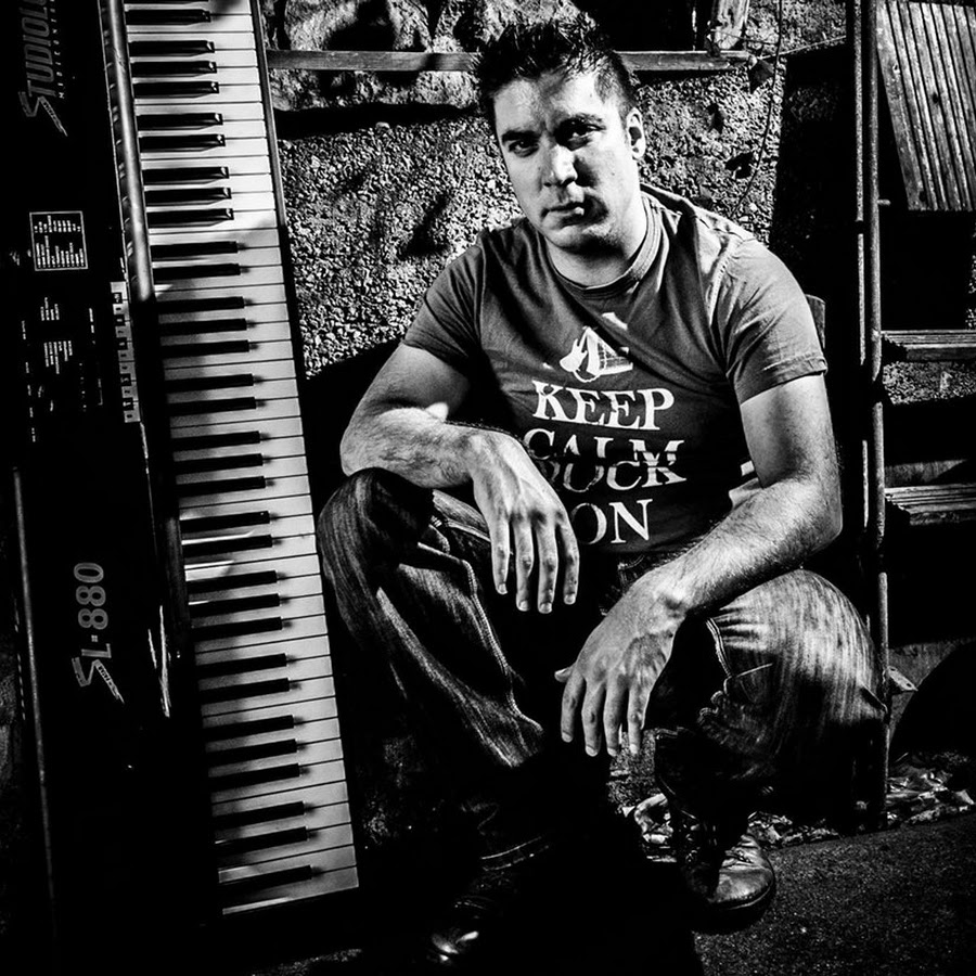 Richard Lennox - YouTube