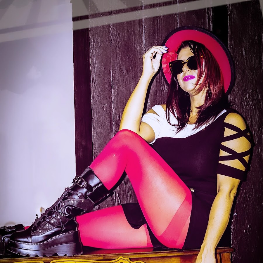 Amanda Ashley YouTube