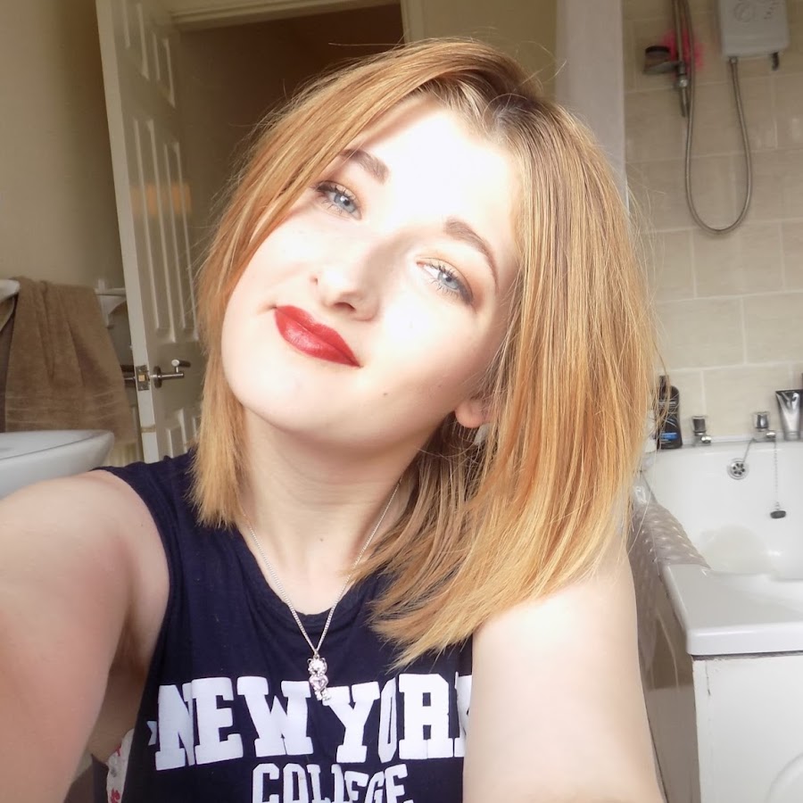 PhoebeMakesVlogs - YouTube