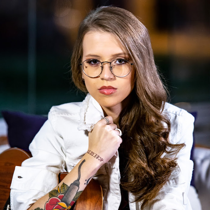 Thayná Bitencourt Net Worth & Earnings (2025)