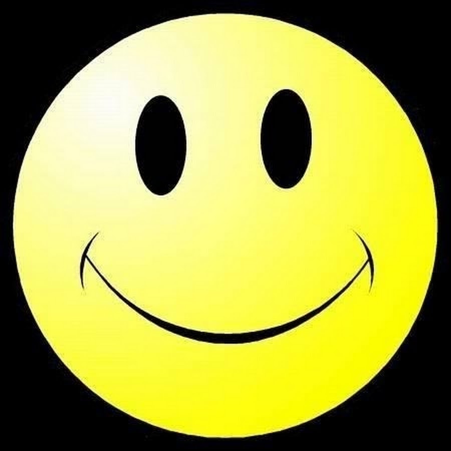 Смайлик улыбка. Улыбающийся черно белый смайлик с пальцем вверх. Смайлик без фона. Улыбающийся смайлик. Желтый смайлик с улыбкой.