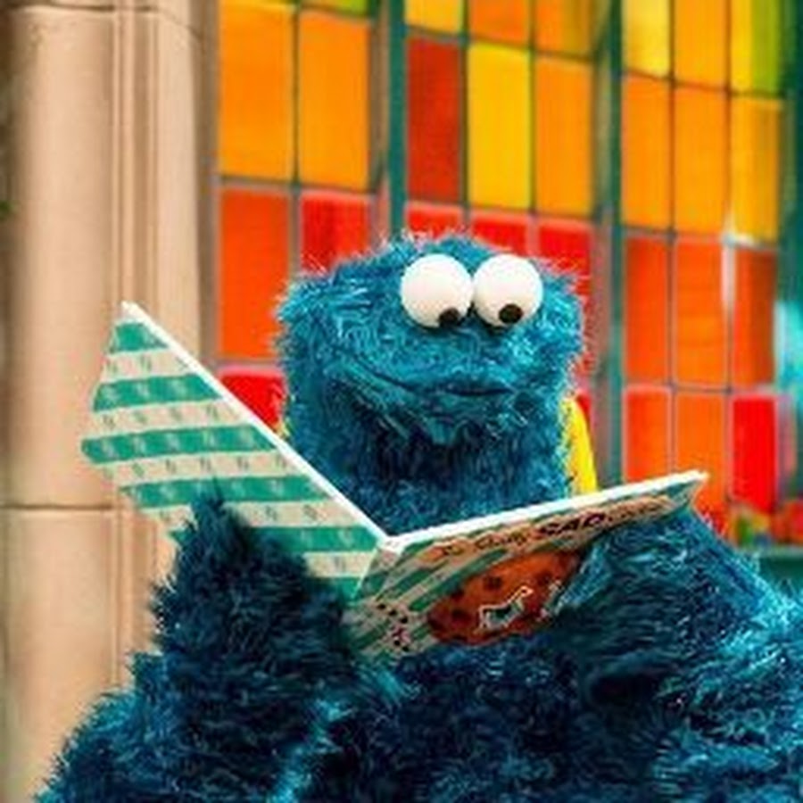 коржик девочка. футболка с кармашком. коржик мультик улица сезам. футболка 3 кота коржик. коржик из улицы сезам арт.