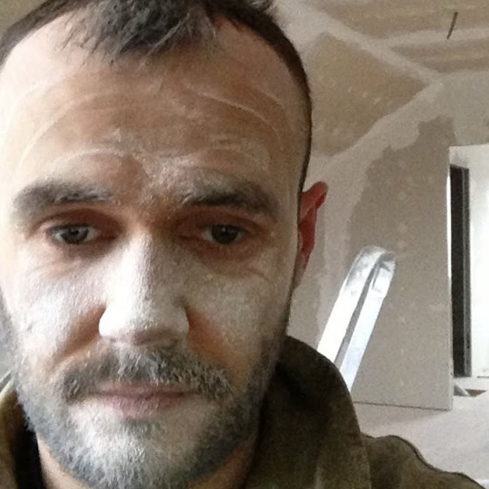 Диванный строитель Net Worth & Earnings (2026)