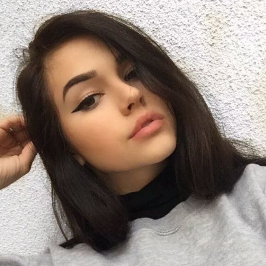 Мэгги Линдеманн селфи