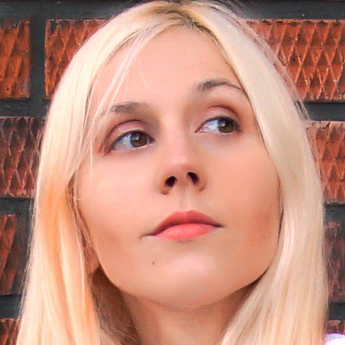 Kaomi Spring Net Worth & Earnings (2025)