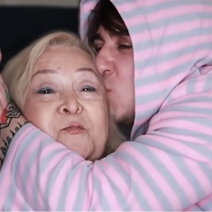 AW Akgün Kavarna Net Worth & Earnings (2026)