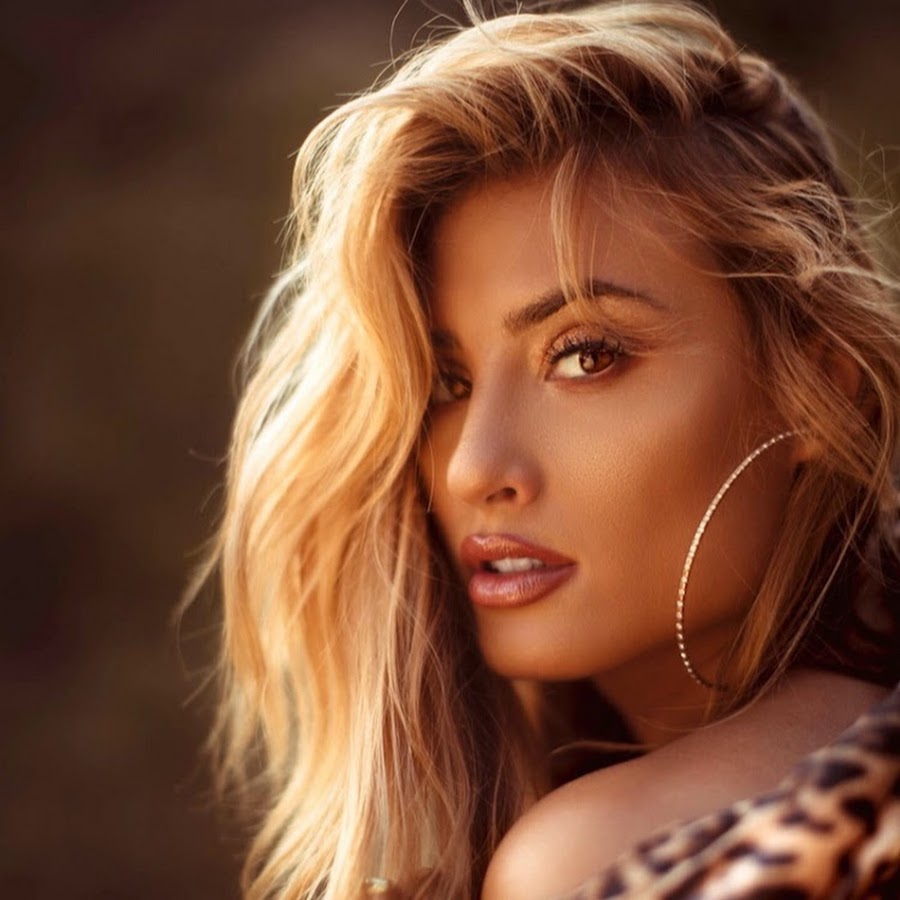 Montana Tucker - YouTube