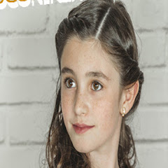 JUGANDO CON IRENE
