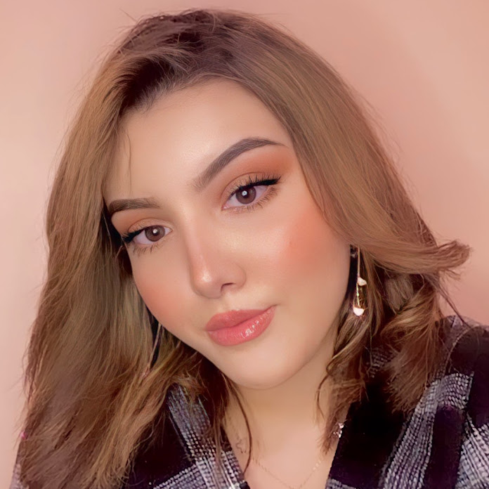 Kenza Ghoumary Net Worth & Earnings (2026)