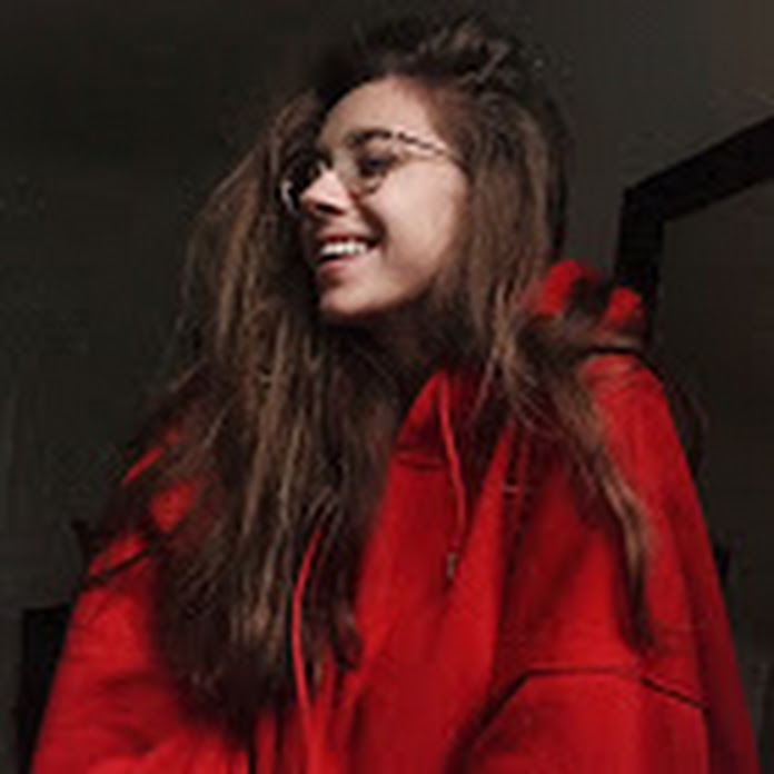 Vanessa Berg Net Worth & Earnings (2026)