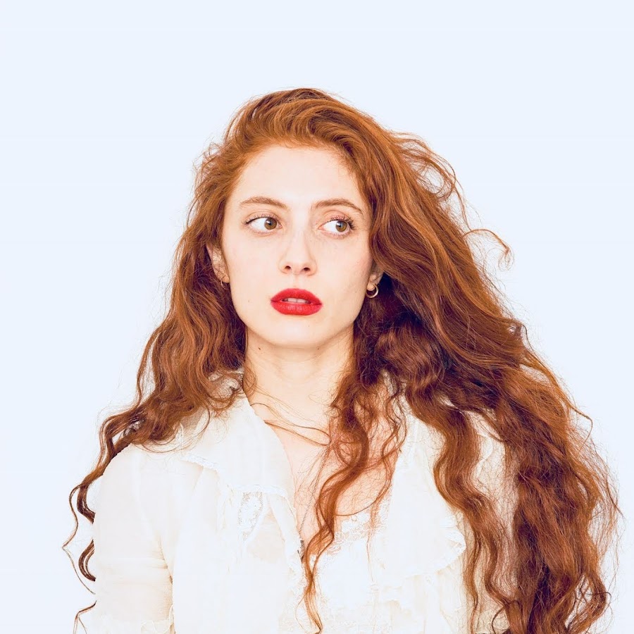 Scarlett Sabet - YouTube