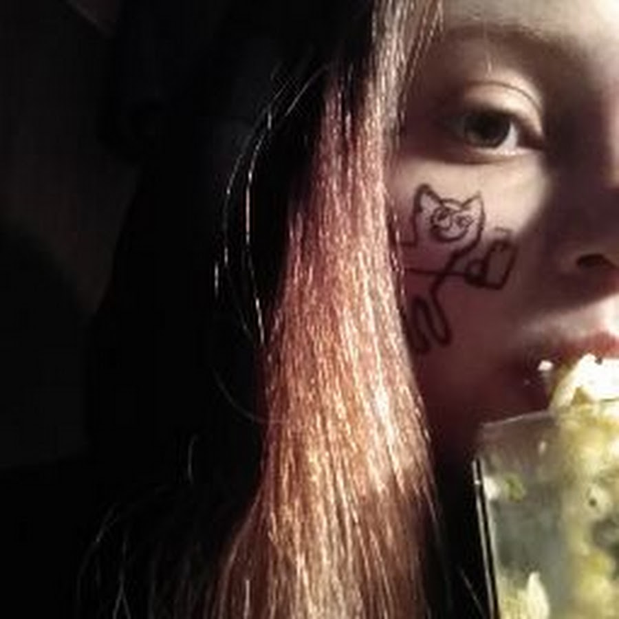 Трушным prolito. Скала и стэтхэм мем. Лиззз. Ты трушная. Трушные ребята.