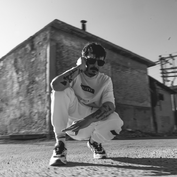 No.1 Net Worth & Earnings (2026)