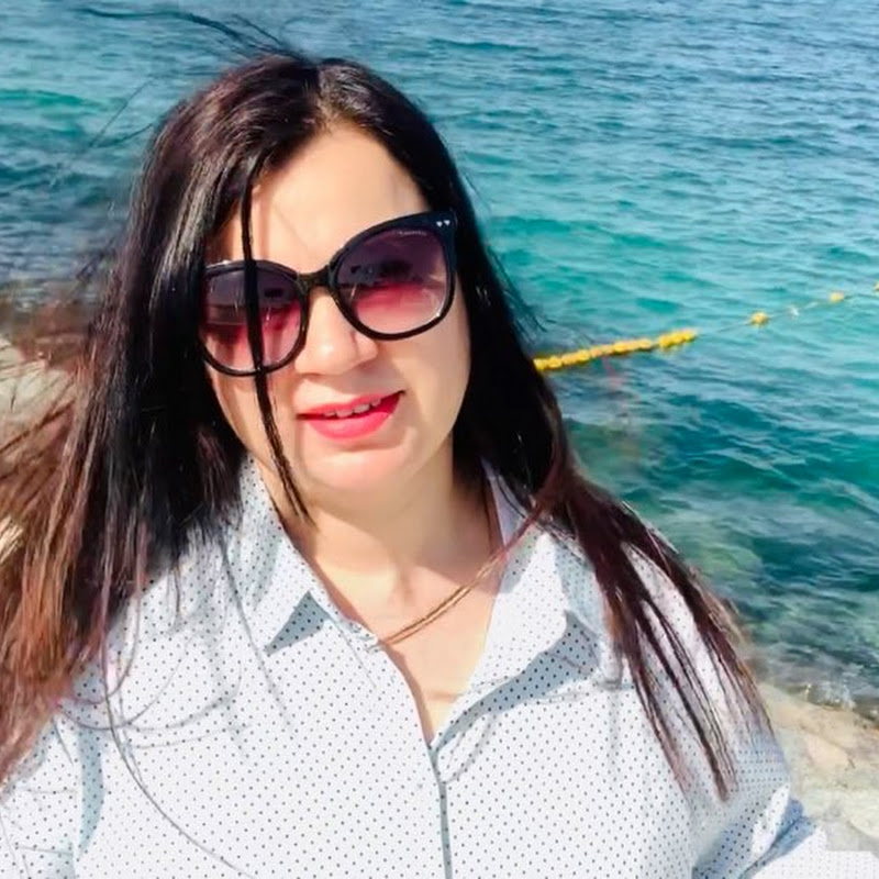 UAE VLOGGER GULNAZ BANO