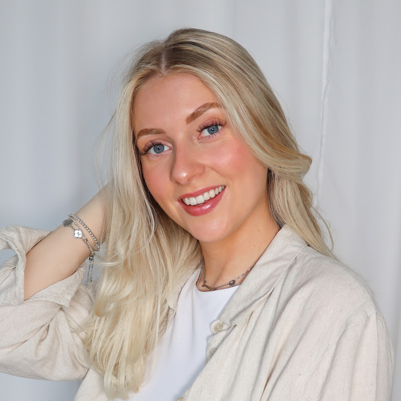 Fabulous Hannah Logo