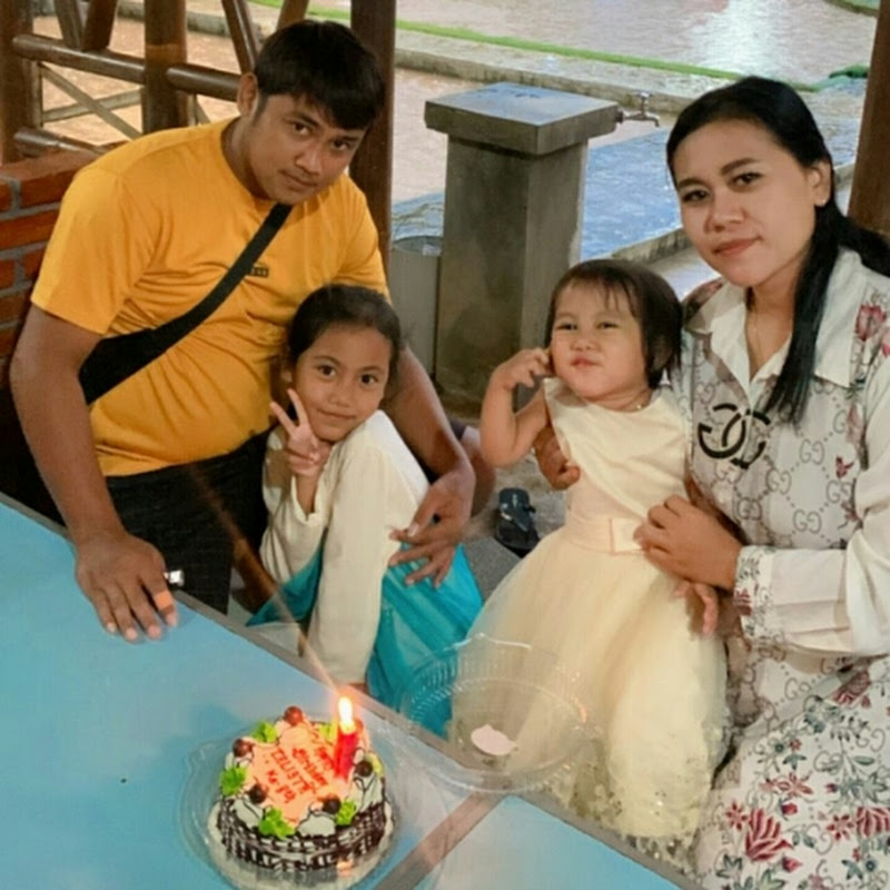 NACS LOLA'S FAMILY