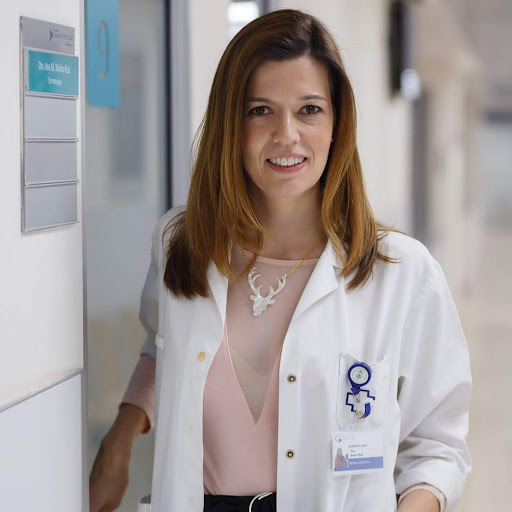Dra. Ana Molina Dermatóloga