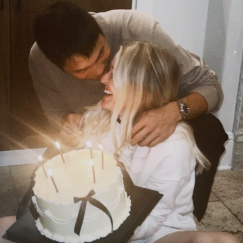 BEST DAY OF THE YEAR! FRIENDSGIVING, COOKING + CLEANING & BESTIES ARE HERE!