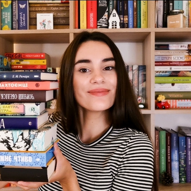 Lina with books