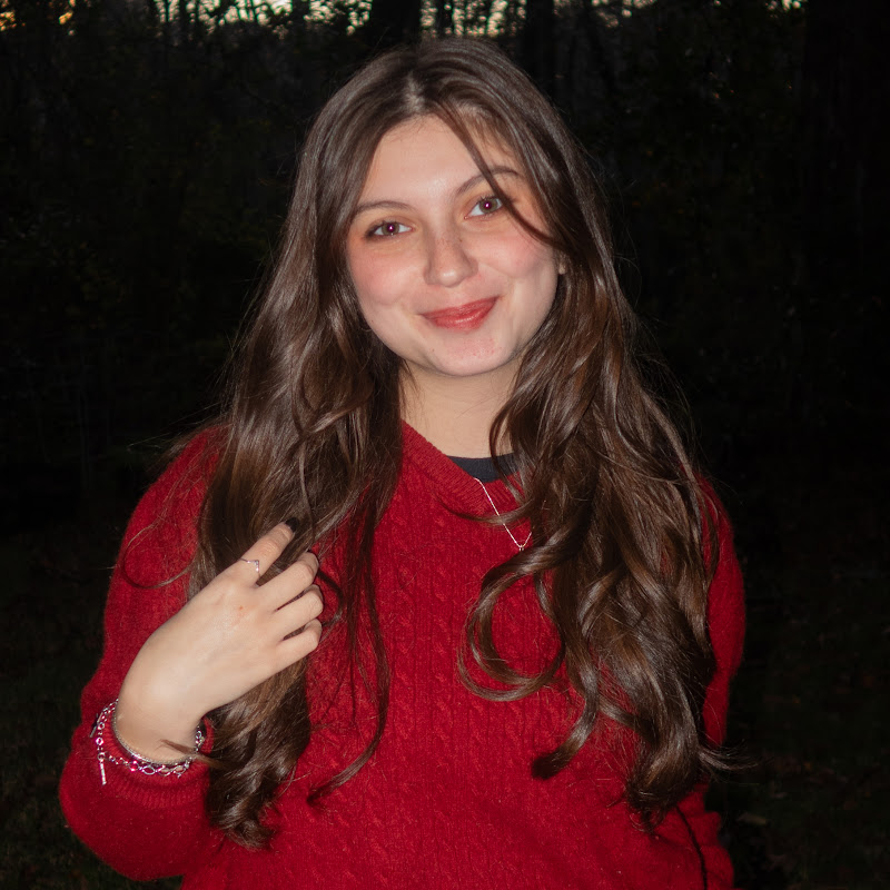 Eileen's Behind The Scenes  Logo