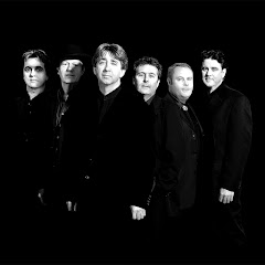 The Hollies Official