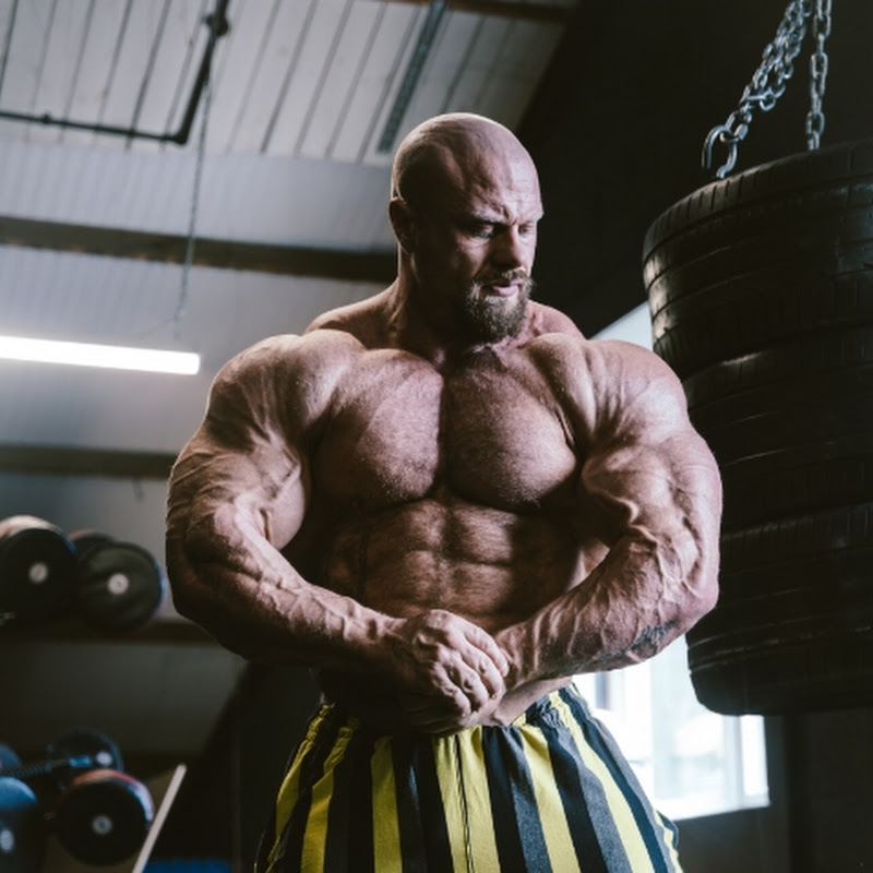 IFBB PRO JAMES HOLLINGSHEAD