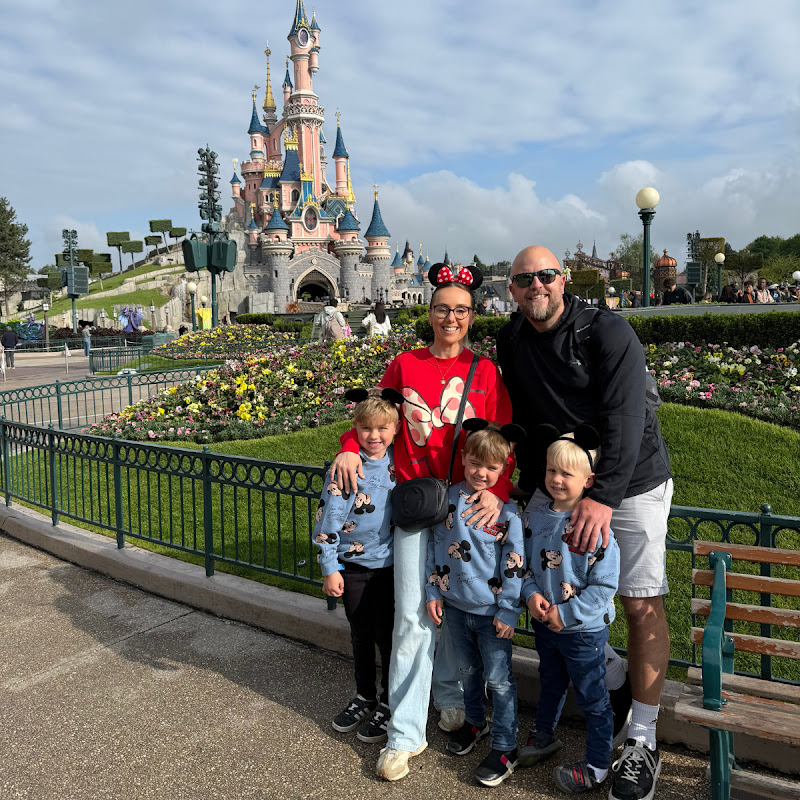 Stearman Family Adventures Logo