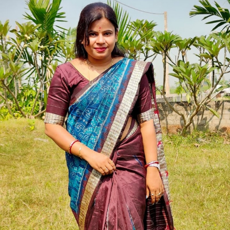 Hire IPSI LIFE — Student Life & University Vlogs YouTube creator for sponsorships