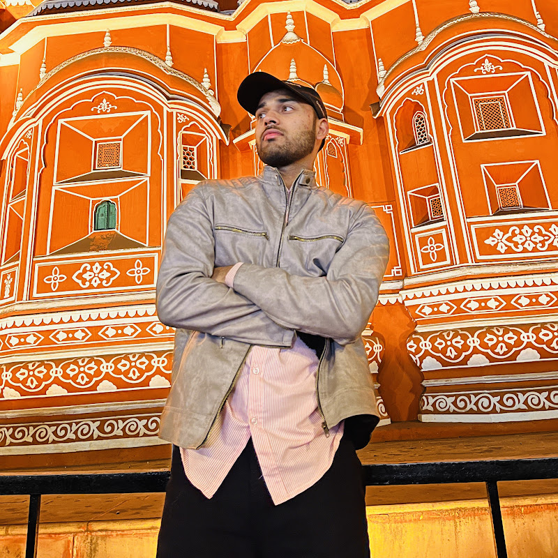 Hire Monu sharma vlog  — Travel & Adventure YouTube creator for sponsorships