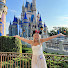 qN9W8TZKEoI-channel-avatar-Holly Elizabeth