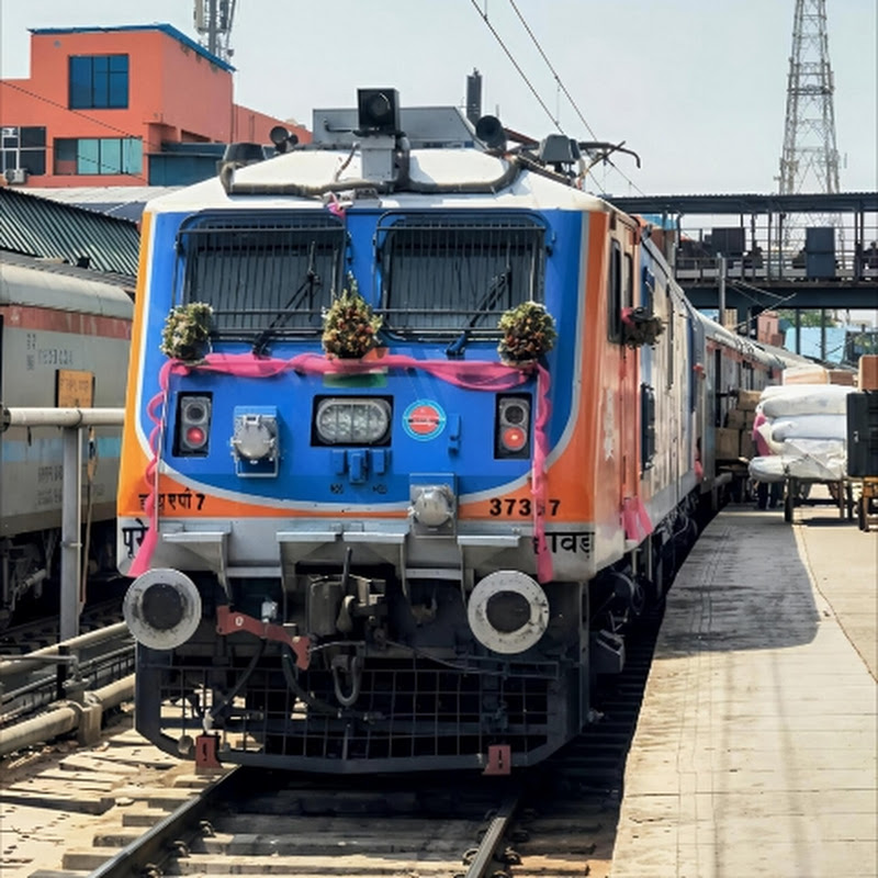 Hire Tech Train Yatra — Automotive & Transportation YouTube creator for sponsorships