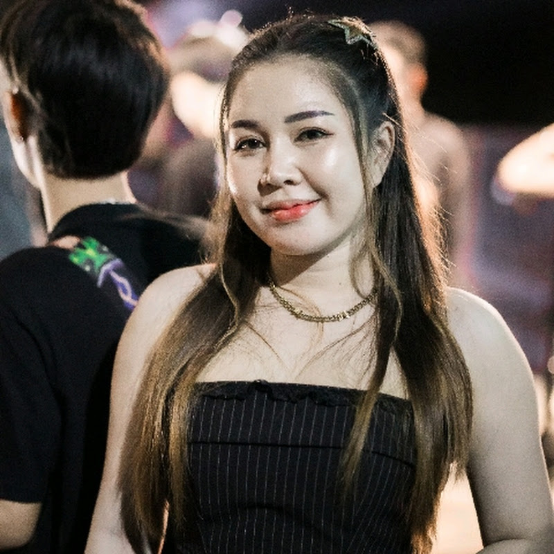 ນ້ອຍ ເພັດພູໄທ