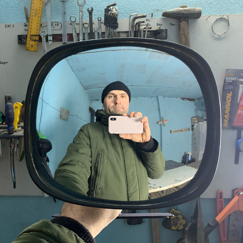 Антон Маляр Logo