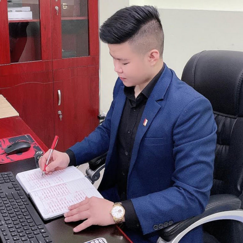 Thầy Nguyễn Mạnh Hùng