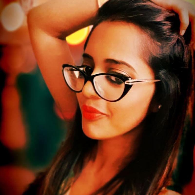 Amrita Gunjan Chakravarty vlogs