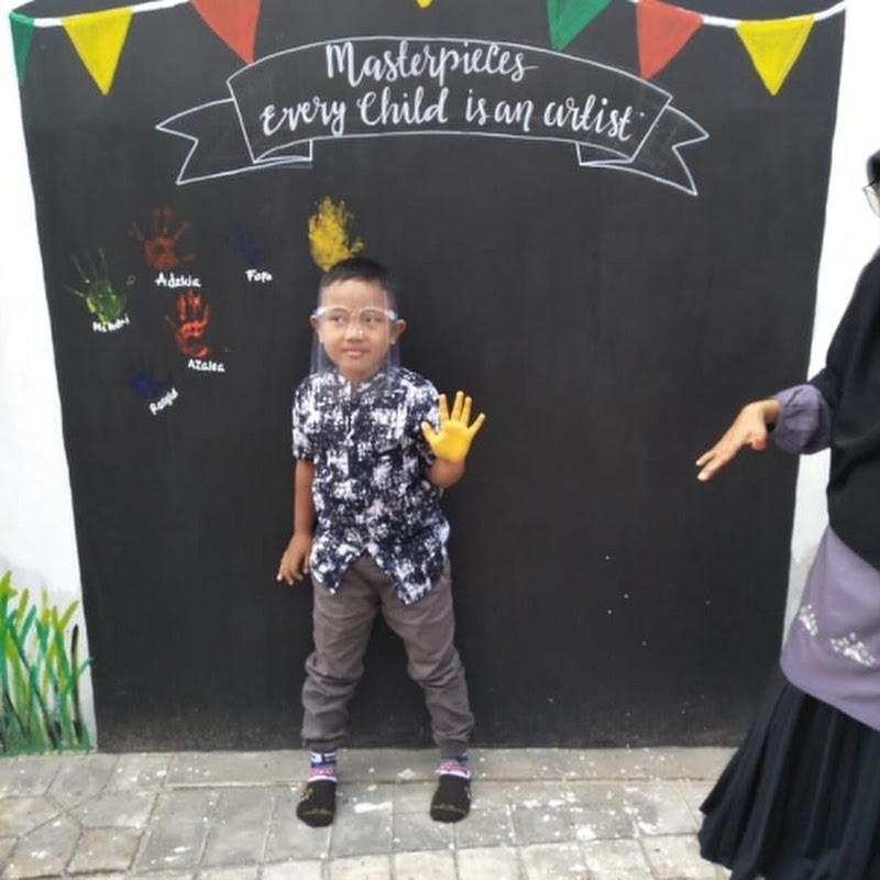 Hire Abang Naufal Afkar — History & Culture YouTube creator for sponsorships